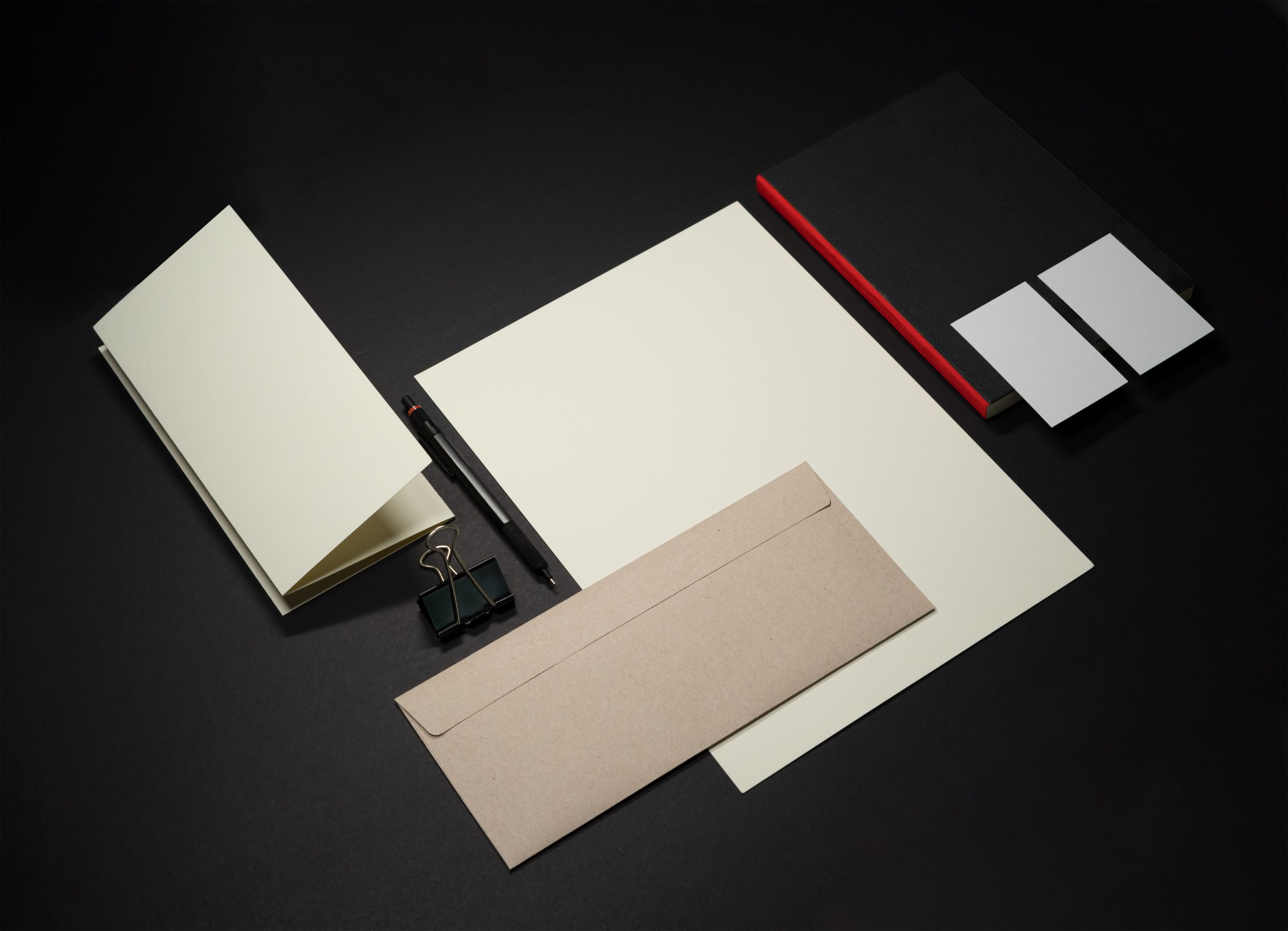 Stationery branding mockup template with dark surface